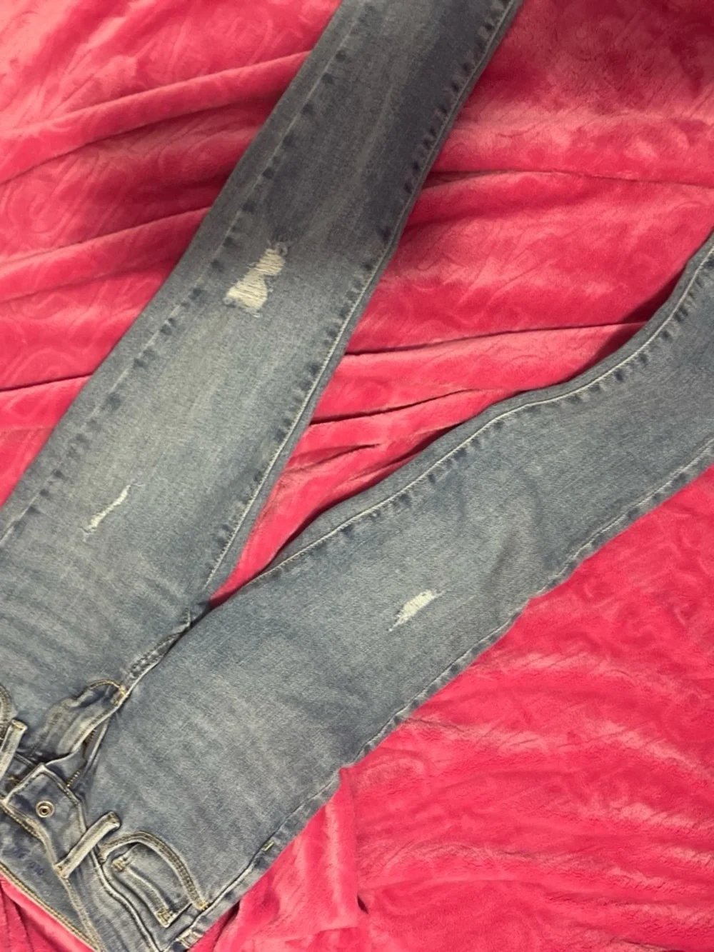 Women’s Light Blue Distressed Skinny Jeans